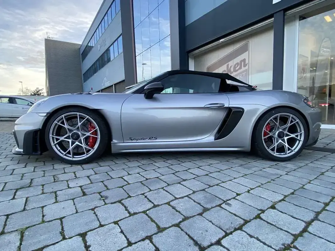 Usado Porsche 718 500 CV (367 kW) 2024 Plateado Coupe