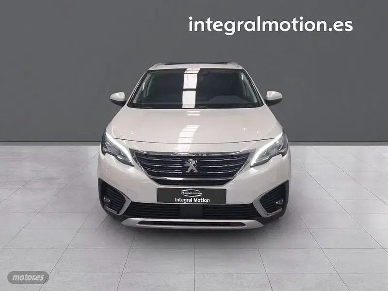 Usado Peugeot 5008 GT-line 130 CV (95 kW) 2019 Blanco SUV