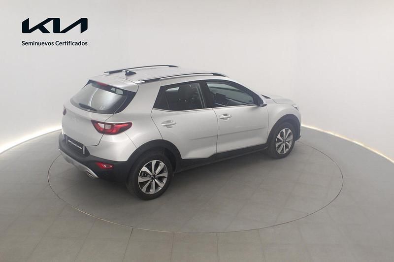 Usado Kia Stonic 100 CV (73 kW) 2024 Sparkling silver SUV