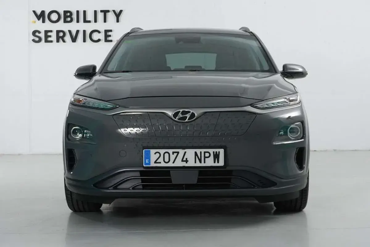 Usado Hyundai Kona Style 150 kW (204 CV) 2020 Gris SUV