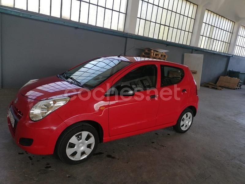 Rojo Usado 2011 Suzuki Alto GL Utilitario | 6990 € (Caro) - Imagen 1/4