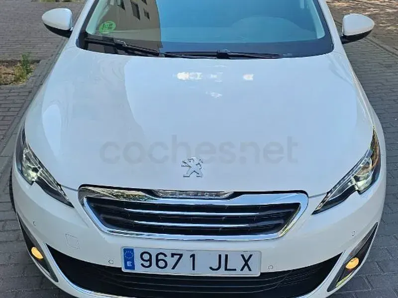 Usado Peugeot 308 Business-Line 130 CV (95 kW) 2016 Blanco Berlina