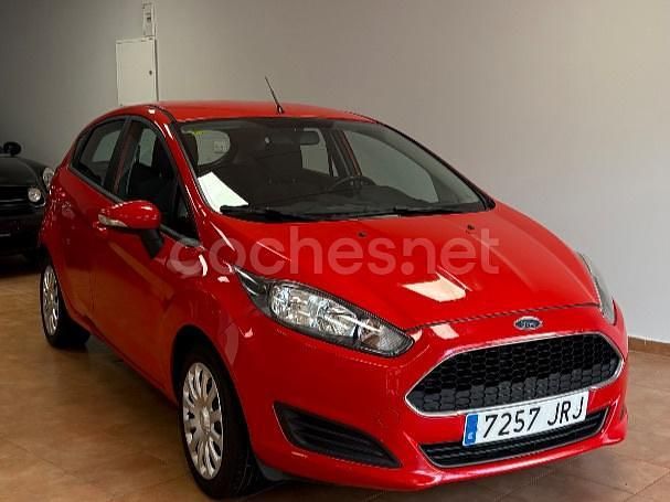 Rojo Usado 2016 Ford Fiesta Titanium Berlina | 6990 € (Precio justo) - Imagen 1/4