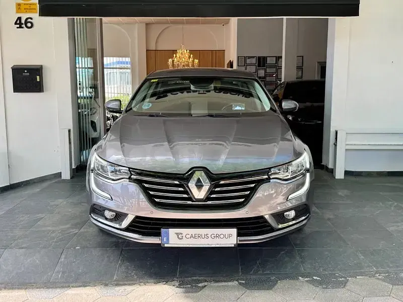 Usado Renault Talisman Zen 130 CV (95 kW) 2018 Gris / plata Berlina