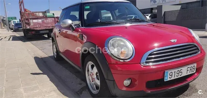 Usado Mini ONE 90 CV (66 kW) 2007 Rojo Utilitario