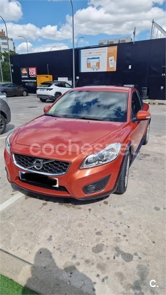 Naranja Usado 2010 Volvo C30 Momentum Utilitario | 6000 € - Imagen 1/4