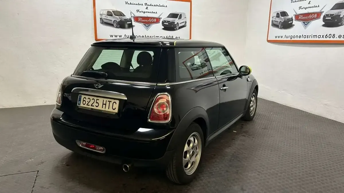 Usado Mini ONE 98 CV (72 kW) 2013 Negro Utilitario