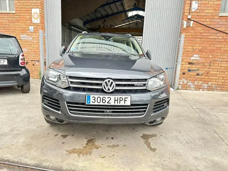 Usado VW Touareg 380 CV (279 kW) 2014 Gris / plata SUV
