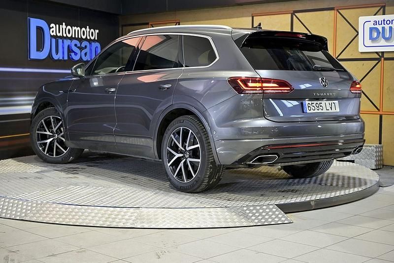 Usado VW Touareg 286 CV (210 kW) 2021 Gris SUV