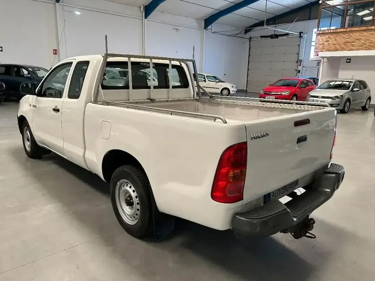 Usado Toyota HiLux 120 CV (88 kW) 2009 Blanco Pickup/Camioneta