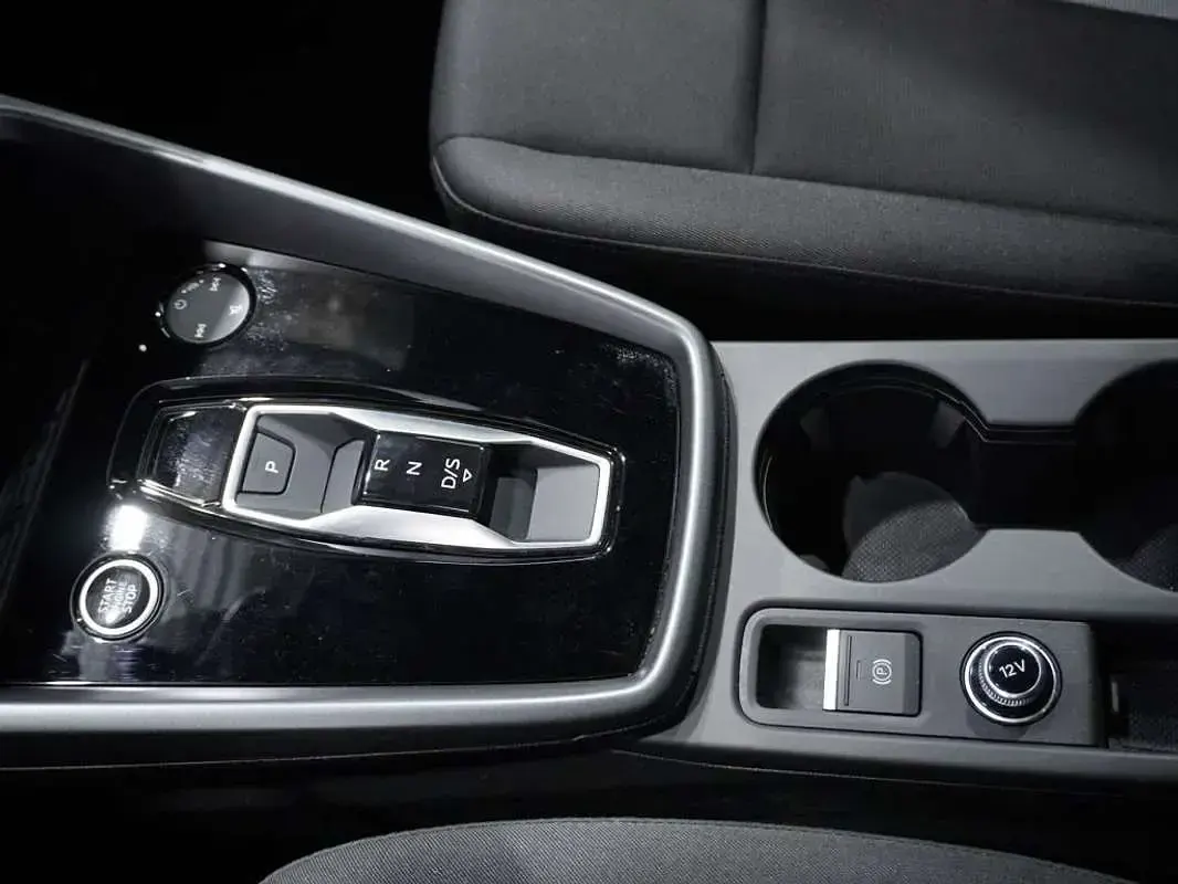 Usado Audi A3 Sportback Advanced 150 CV (110 kW) 2025 Blanco Utilitario