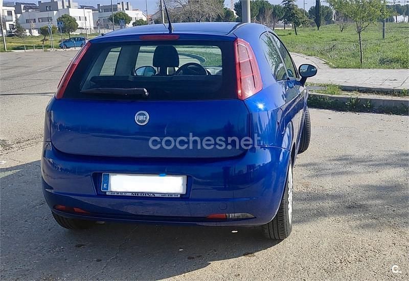 Usado Fiat Grande Punto 90 CV (66 kW) 2007 Azul Utilitario