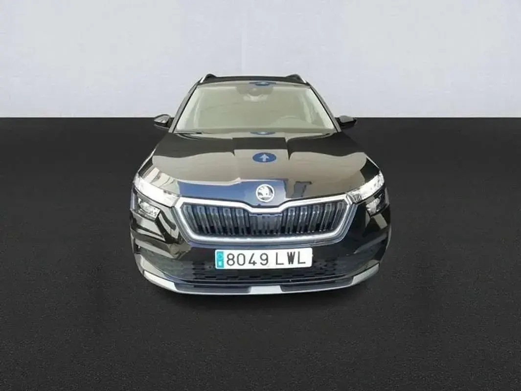 Usado Skoda Kamiq 95 CV (69 kW) 2022 Negro SUV