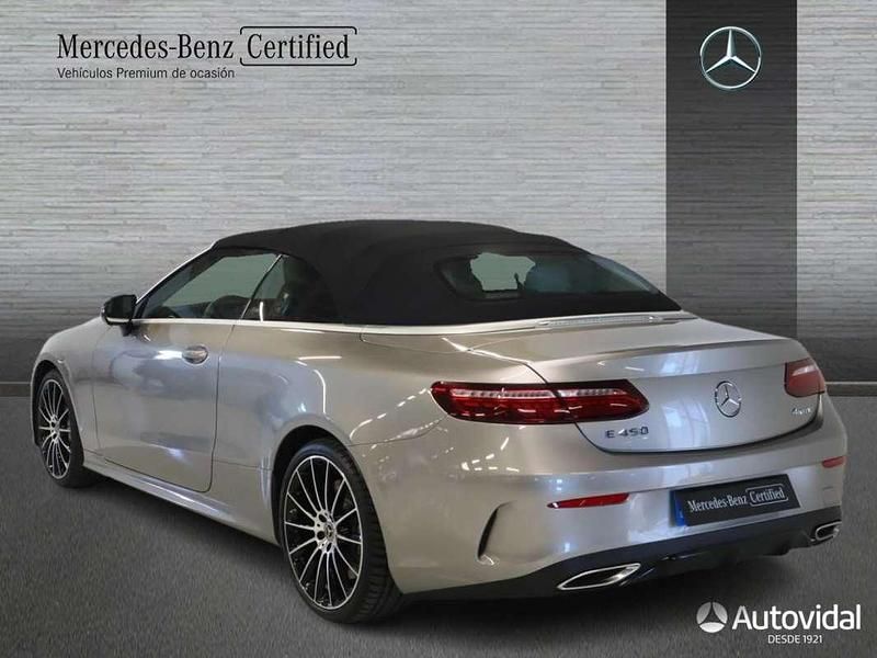 Usado Mercedes E450 367 CV (269 kW) 2023 Plateado Descapotable