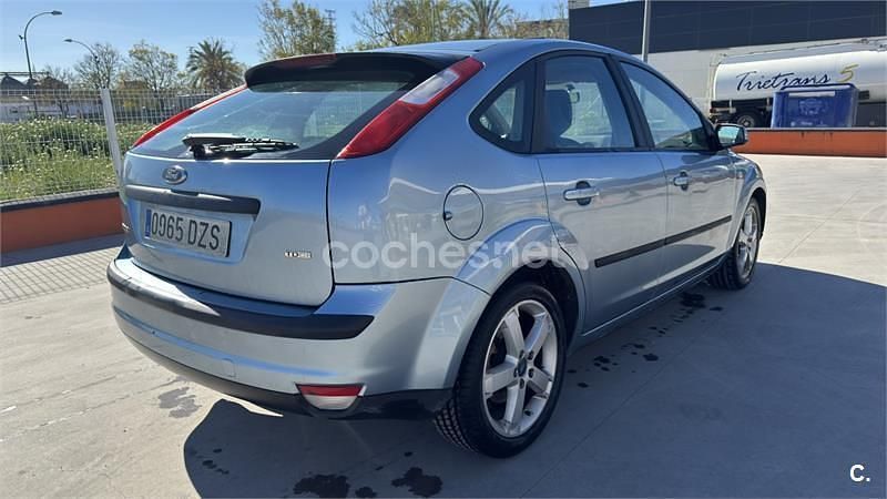 Usado Ford Focus Sport 136 CV (100 kW) 2006 Azul Berlina