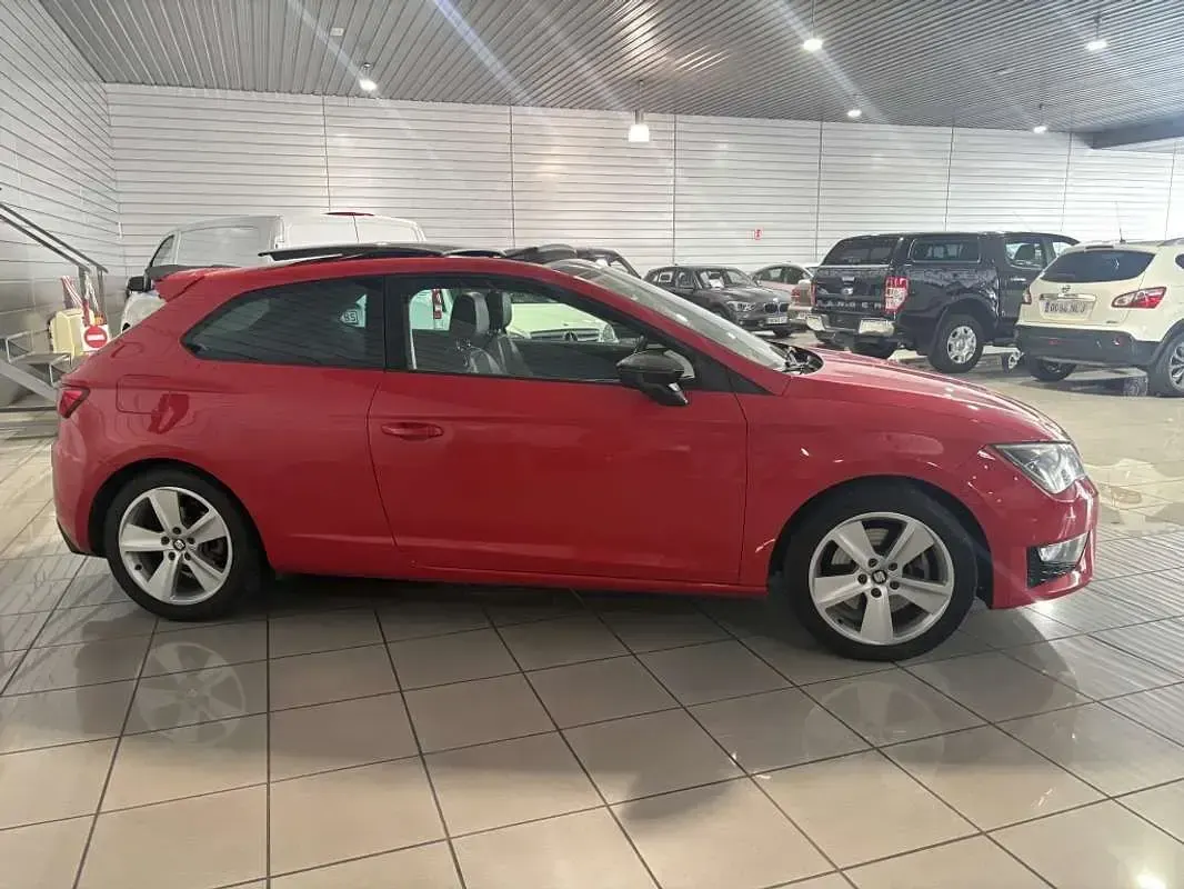 Usado Seat Leon SC FR 184 CV (135 kW) 2013 Rojo Utilitario