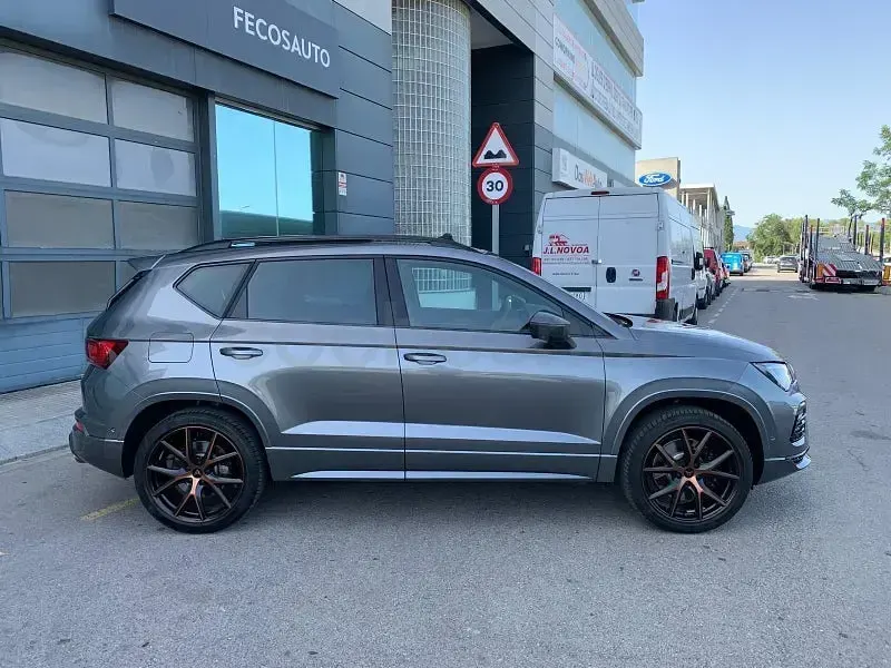 Usado Cupra Ateca VZ 300 CV (220 kW) 2025 Gris / plata SUV
