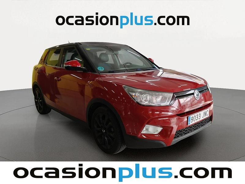Gebraucht SsangYong Tivoli Limited 116 PS (85 kW) 2016 Rot SUV