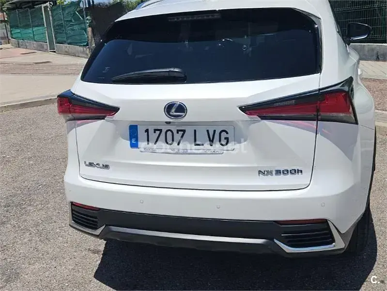 Usado Lexus NX300h 197 CV (144 kW) 2021 Blanco SUV