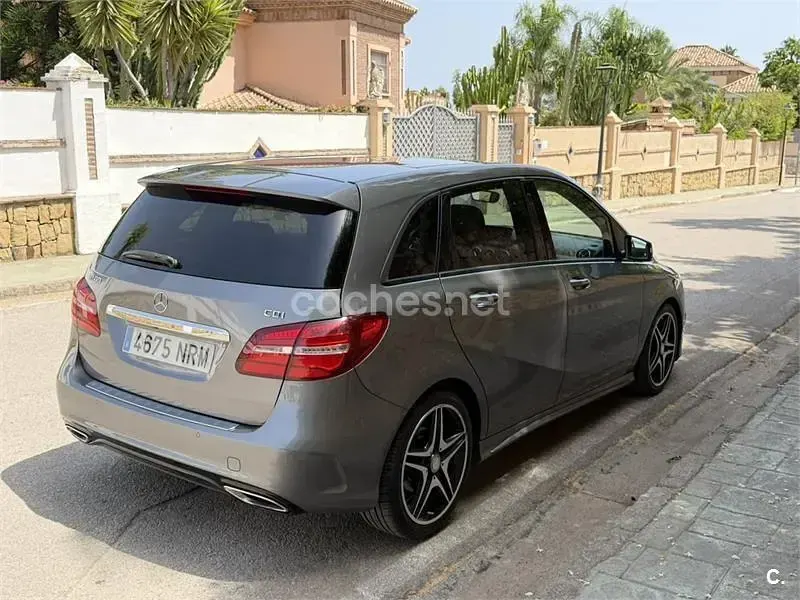Usado Mercedes B200 AMG 136 CV (100 kW) 2015 Gris / plata Utilitario