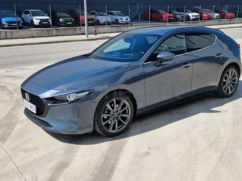 Usado Mazda 3 Exclusive-Line 122 CV (89 kW) 2023 Gris / plata Berlina