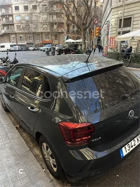 Usado VW Polo Edition 75 CV (55 kW) 2018 Gris / plata Utilitario