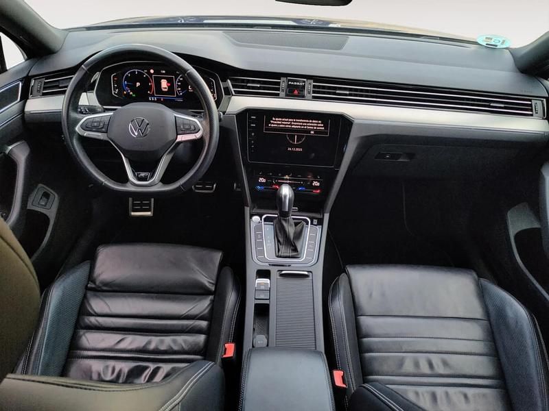 Usado VW Passat R-line 200 CV (147 kW) 2021 Azul Familiar