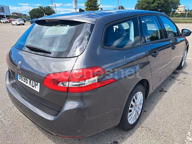 Usado Peugeot 308 SW Active 120 CV (88 kW) 2018 Marrón Familiar