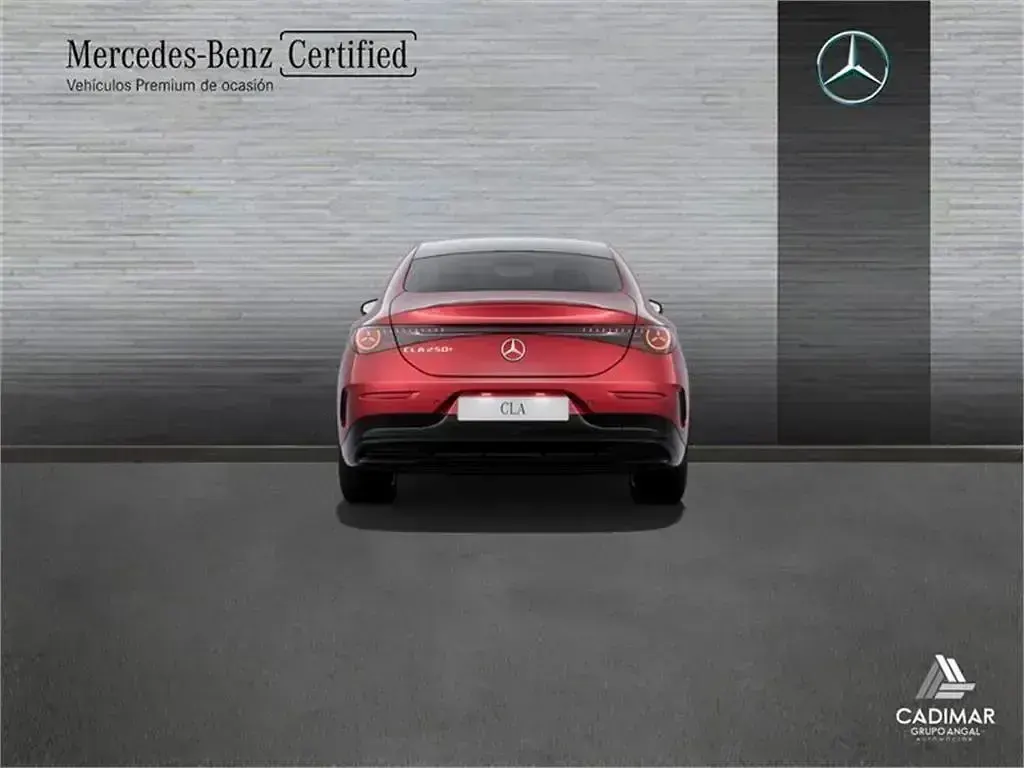 Nuevo Mercedes CLA 250+ 200 kW (272 CV) 2026 Rojo Berlina
