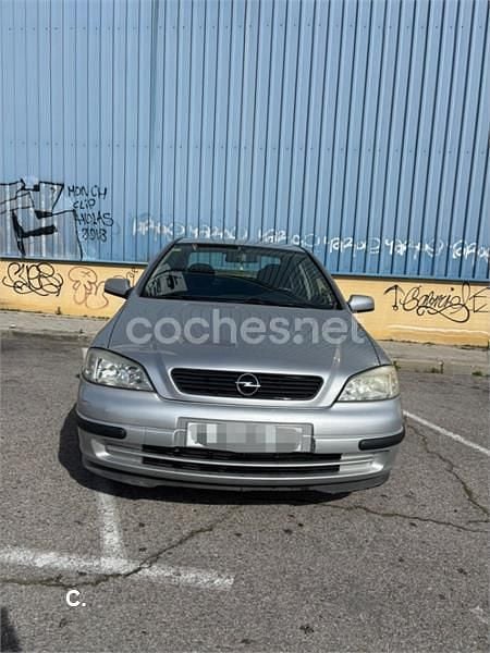 Usado Opel Astra Club 75 CV (55 kW) 2000 Gris / plata Berlina