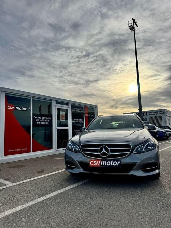 Usado Mercedes E300 231 CV (169 kW) 2018 Gris Familiar