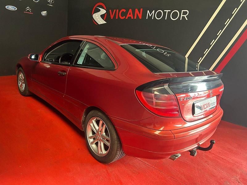 Usado Mercedes 200 163 CV (119 kW) 2002 Burdeos Utilitario