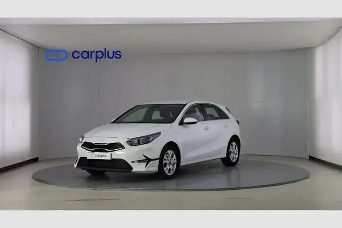 Usado Kia Ceed 136 CV (100 kW) 2022 Blanco Utilitario