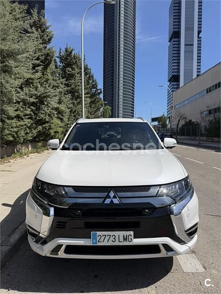 Usado Mitsubishi Outlander P-HEV 224 CV (164 kW) 2021 Blanco SUV