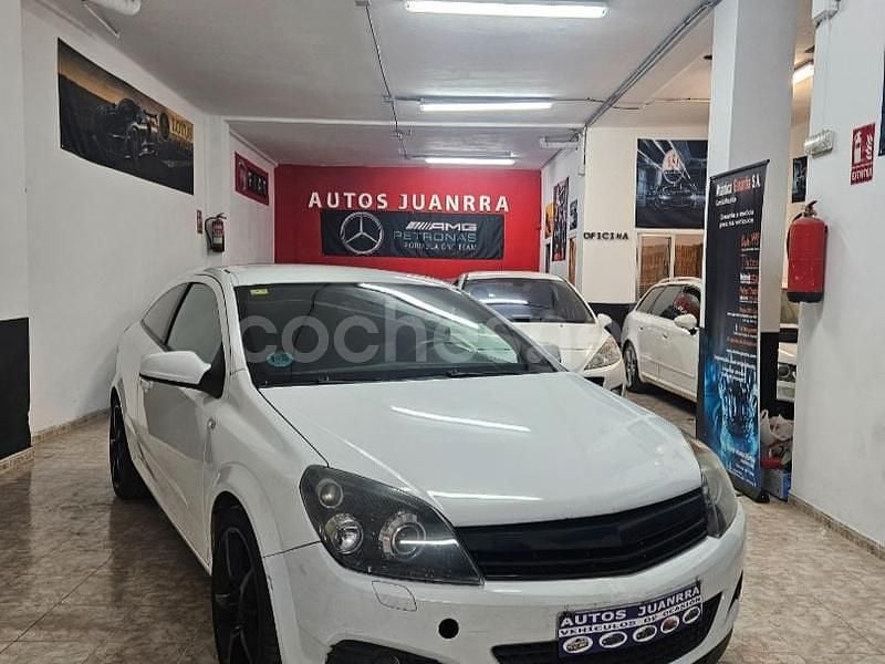 Blanco Usado 2008 Opel Astra GTC Sport Berlina | 3499 € (Buen precio) - Imagen 1/4