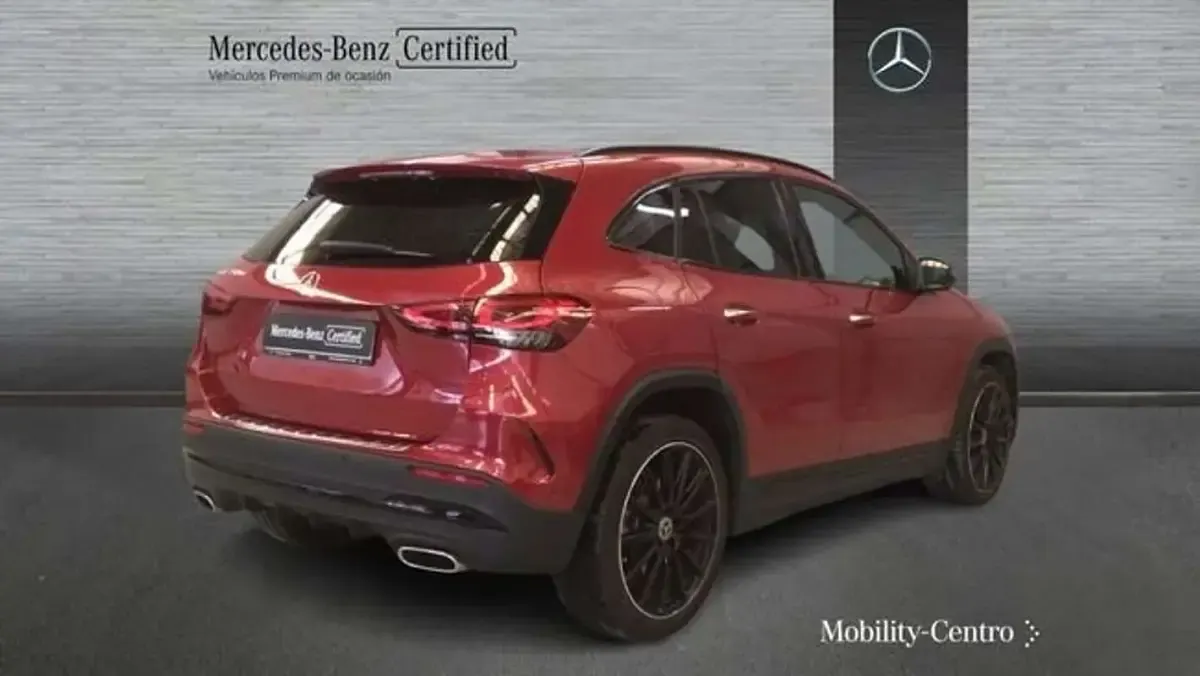 Usado Mercedes GLA250 218 CV (160 kW) 2022 Rojo SUV