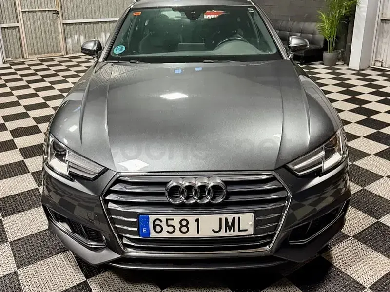 Usado Audi A4 S-Line 150 CV (110 kW) 2016 Gris / plata Familiar
