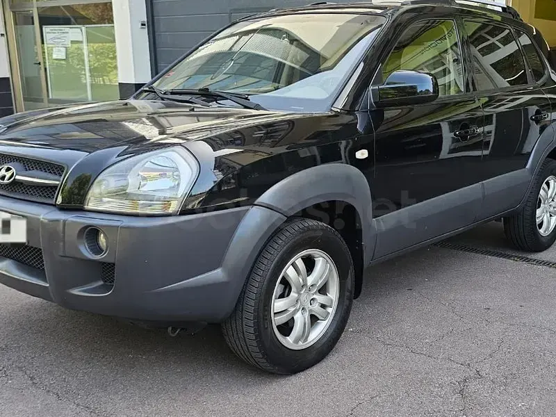 Usado Hyundai Tucson Comfort 140 CV (102 kW) 2007 Negro SUV