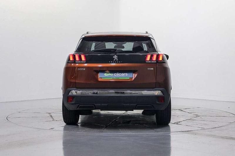 Usado Peugeot 3008 Allure 131 CV (96 kW) 2017 Marrón SUV