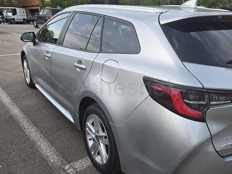 Usado Toyota Corolla Active 122 CV (89 kW) 2023 Gris / plata Familiar