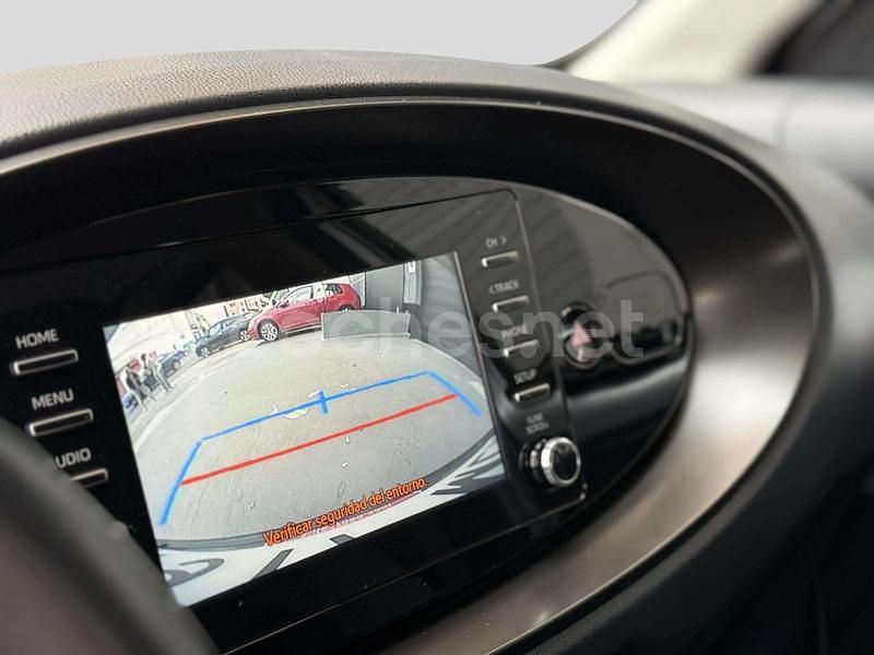 Usado Toyota Aygo X Play 72 CV (52 kW) 2022 Gris / plata SUV