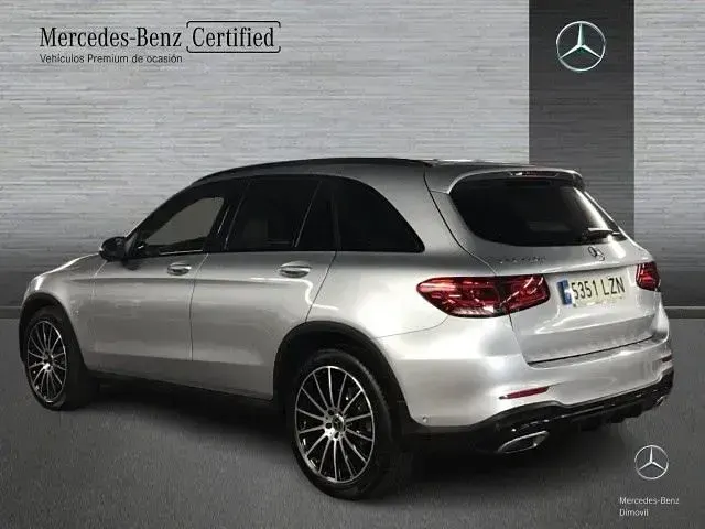 Usado Mercedes GLC220 AMG line 194 CV (142 kW) 2022 Plata hightech SUV