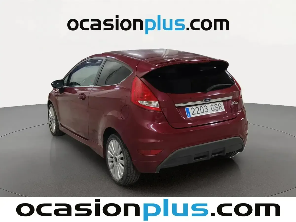 Usado Ford Fiesta Titanium 97 CV (71 kW) 2009 Rojo Utilitario