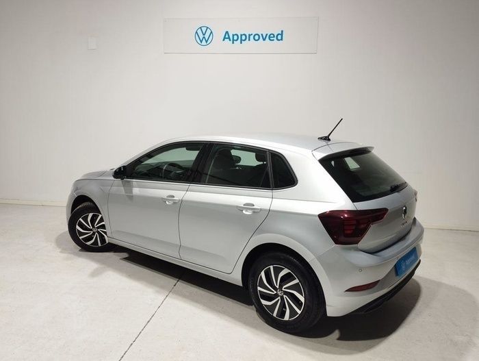 Gris plata Usado 2024 VW Polo Life Berlina | 19.900 € (Precio justo) - Imagen 1/4
