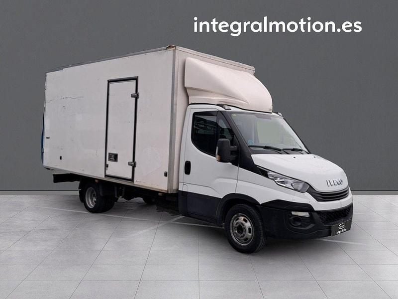 Usado Iveco Daily 150 CV (110 kW) 2017 Blanco Van