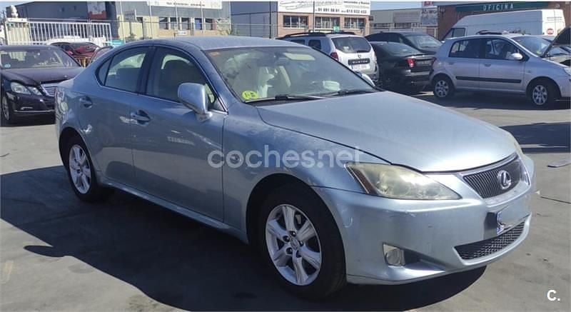 Usado Lexus IS220d 177 CV (130 kW) 2008 Gris / plata Berlina