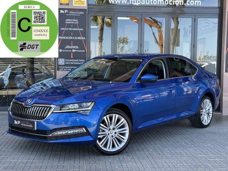 Azul Usado 2021 Skoda Superb SportLine Berlina | 22.990 € - Imagen 1/4