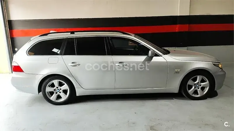 Usado BMW 530 235 CV (172 kW) 2009 Gris / plata Familiar
