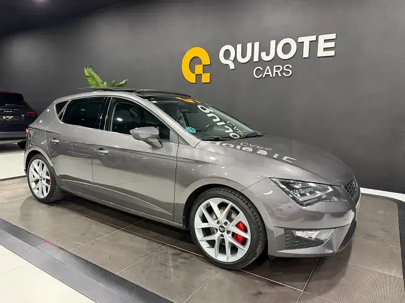 Usado Seat Leon FR 184 CV (135 kW) 2015 Gris / plata Berlina