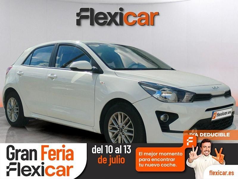 Blanco Usado 2022 Kia Rio Berlina | 13.390 € (Precio justo) - Imagen 1/2